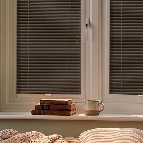 auburn-pfit-wood-bedroom-close-up