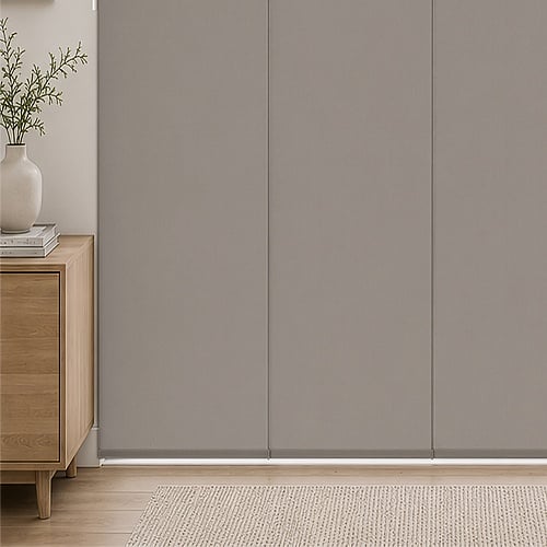 bella-taupe-close-up-bottom-panel-blind