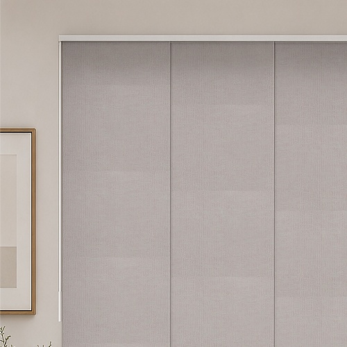 messina-femme-close-up-top-panel-blind
