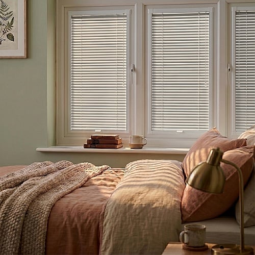 perla-pfit-wood-bedroom