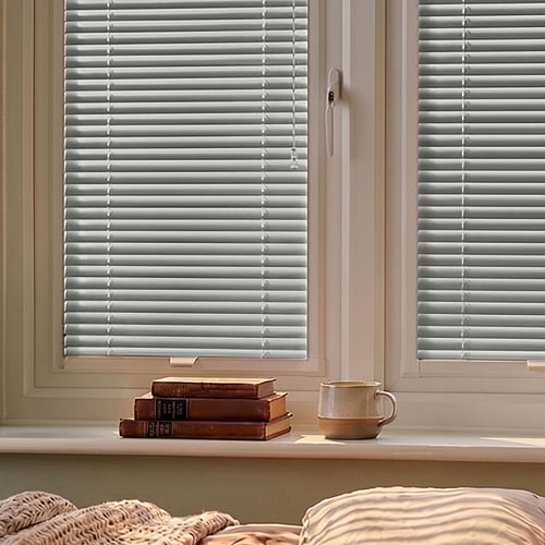 polar-pfit-wood-bedroom-close-up