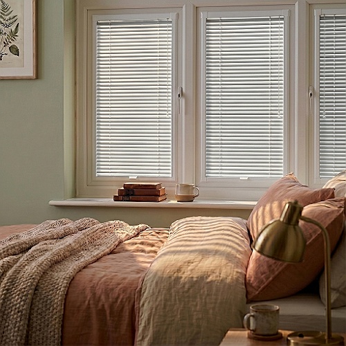 pure-pfit-wood-bedroom