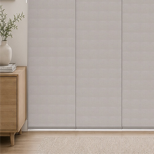 messina-femme-close-up-bottom-panel-blind